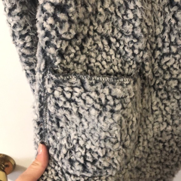Secret treasures plush jacket. Small. VERY COMFORTABLE - Picture 3 of 3